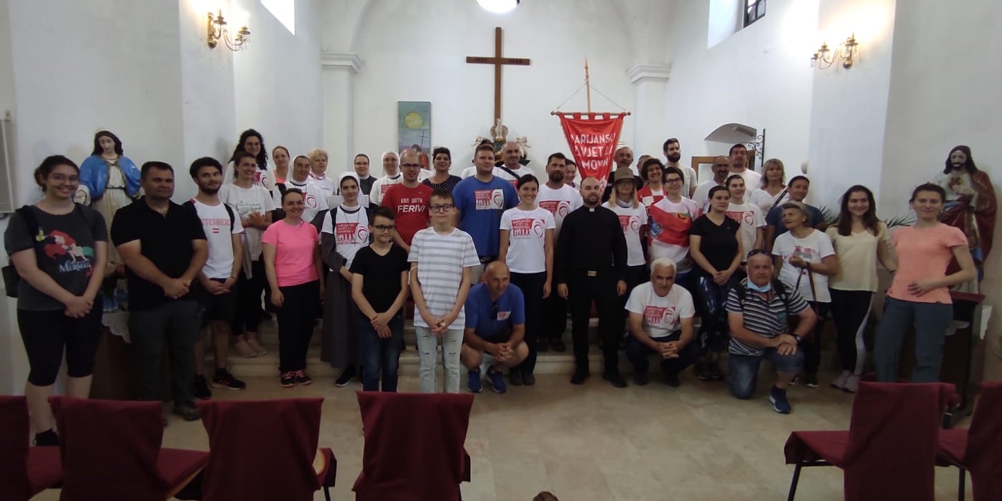 Trenutno pregledavate Marijanski  zavjet  za Domovinu