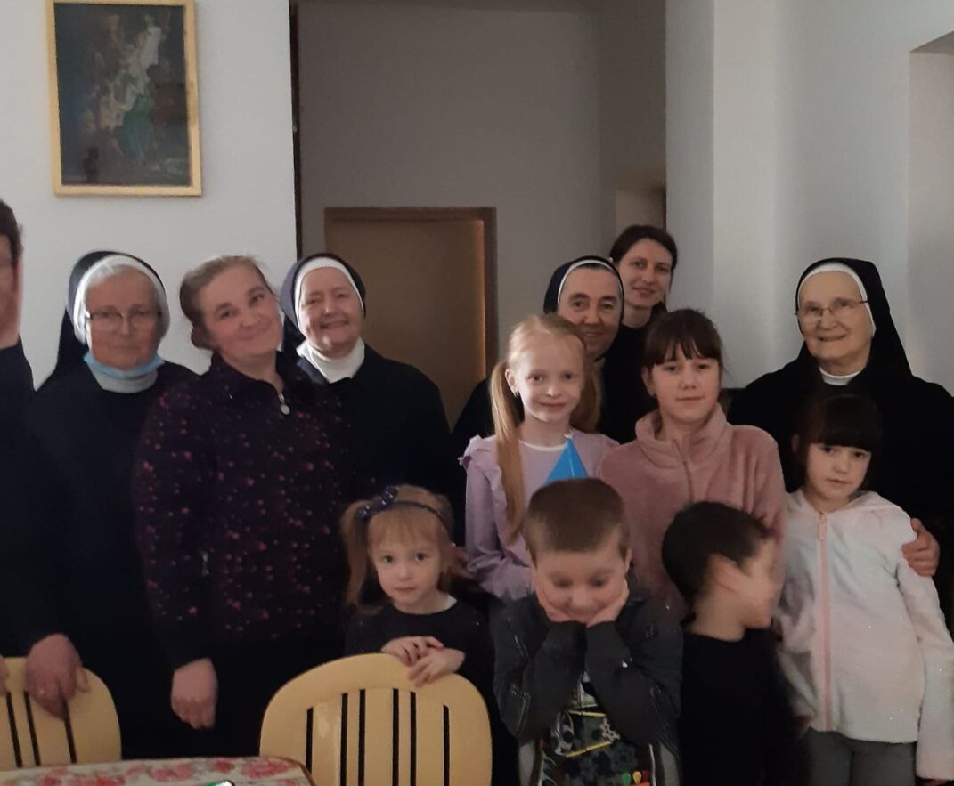 Posjet obiteljima iz Ukrajine smještenim kod sestara Bazilijanki u Osijeku