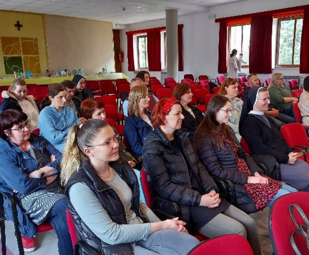 Uskrsni susret i čestitka djelatnicima Samostana