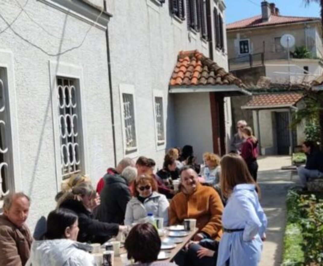 Druženje s korisnicima organiziranog stanovanja Doma za odrasle psihički oboljele osobe
