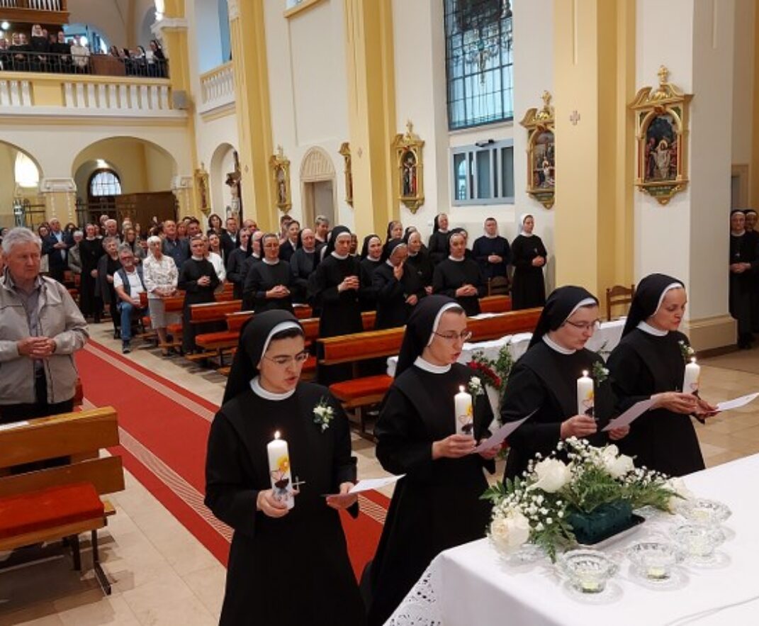 Doživotni zavjeti Milosrdnih sestara sv. Križa u Đakovu