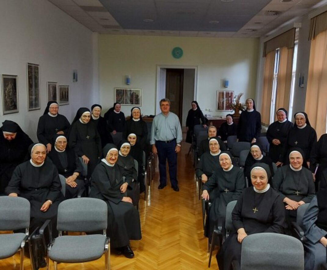 Don Ivan Stojanović, misionar, posjetio sestre u đakovačkom samostanu