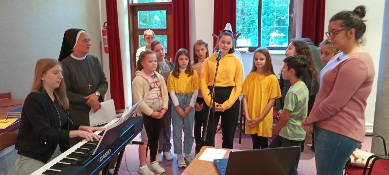 Trenutno pregledavate Proslava Dana starijih u Đakovu