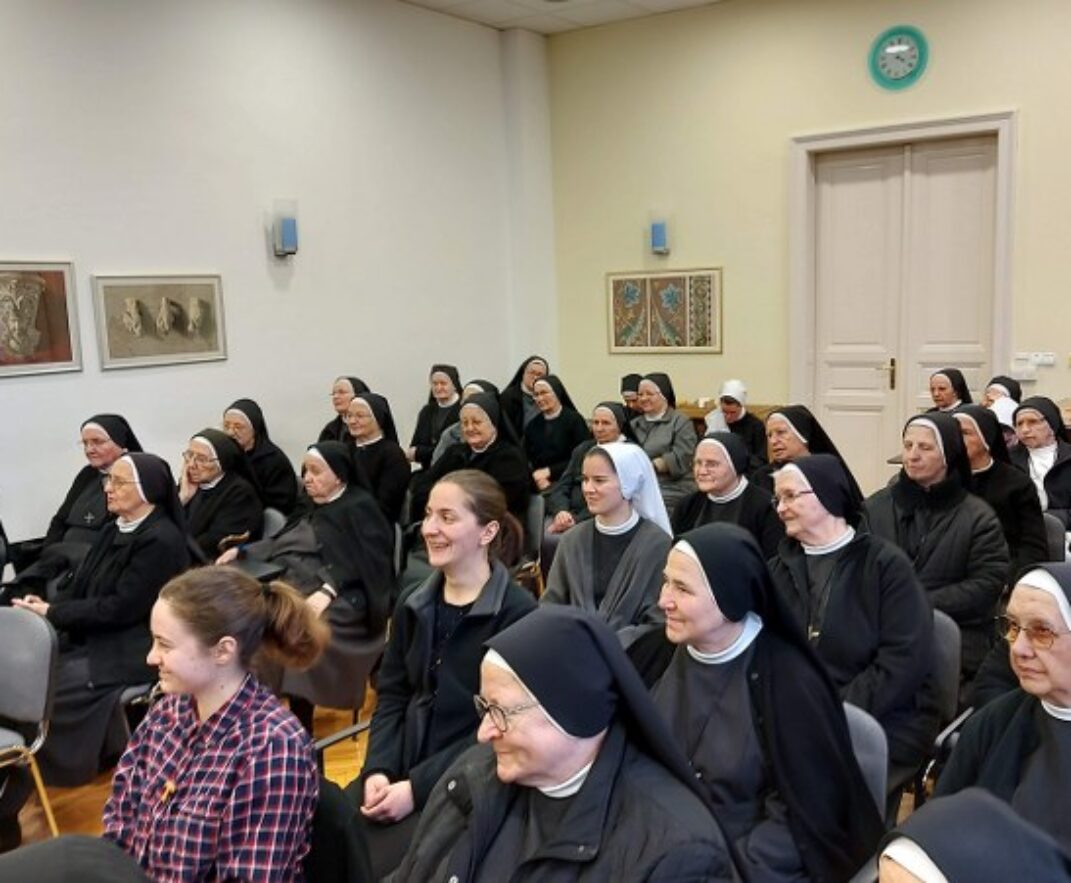 Priprema za Dan posvećenoga života u đakovačkom samostanu