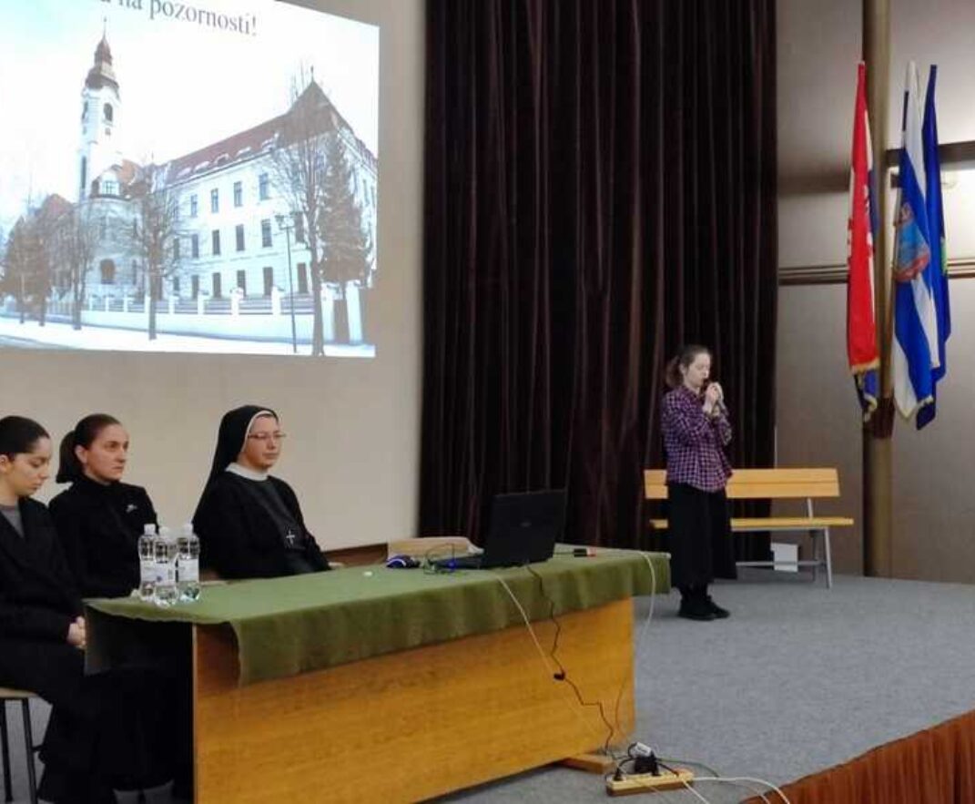 Postulatska formativna zajednica u posjetu Srednjoj školi u Našicama