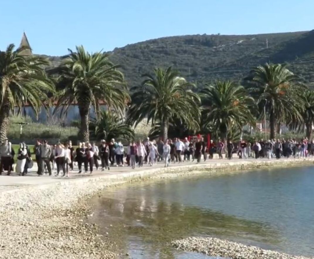 Biskupijski Križni put na Visu