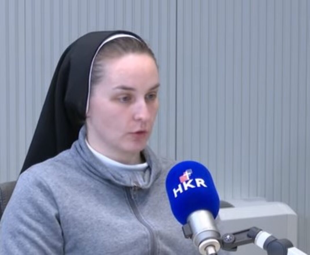Svjedočimo li habitom i kolarom svoju vjeru u javnosti ili ne?