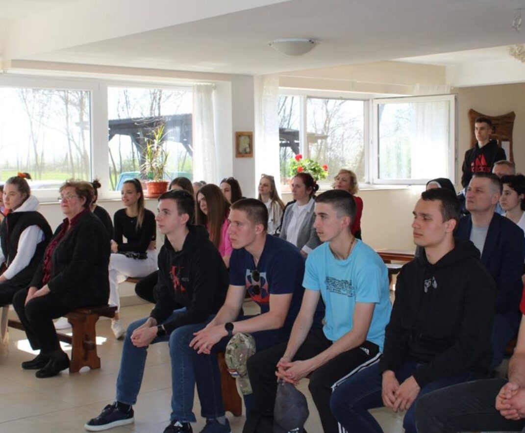 Posjet zajednici Cenacolo u Aljmašu. Korizmena akcija IKG-a