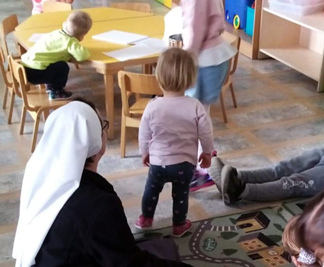 DOBROTA SE UČI OD MALIH NOGU