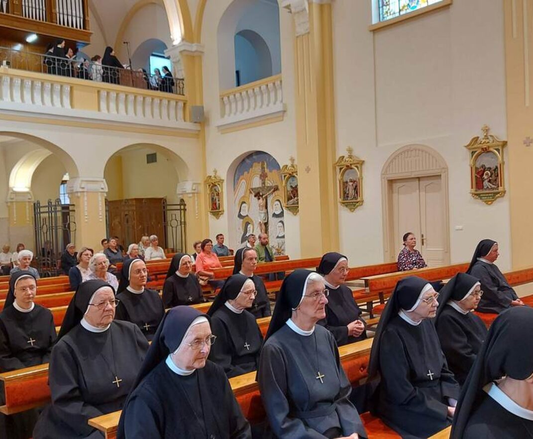 Uzvišenje sv. Križa u samostanskoj crkvi Presv. Srca Isusova u Đakovu