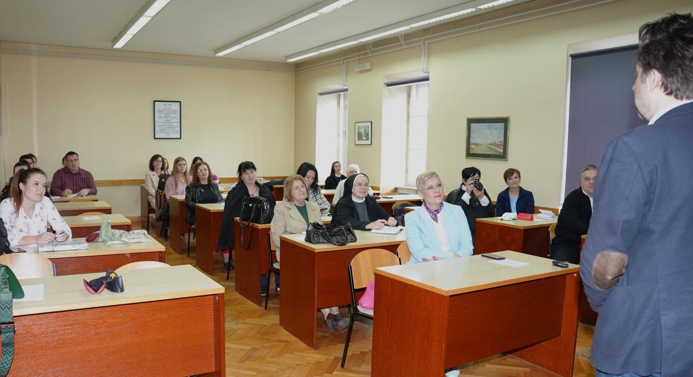 Trenutno pregledavate Seminar za župne dopisnike: „Kako pisanje i slanje izvješća ne doživljavati kao posao nego širenje Radosne vijesti“