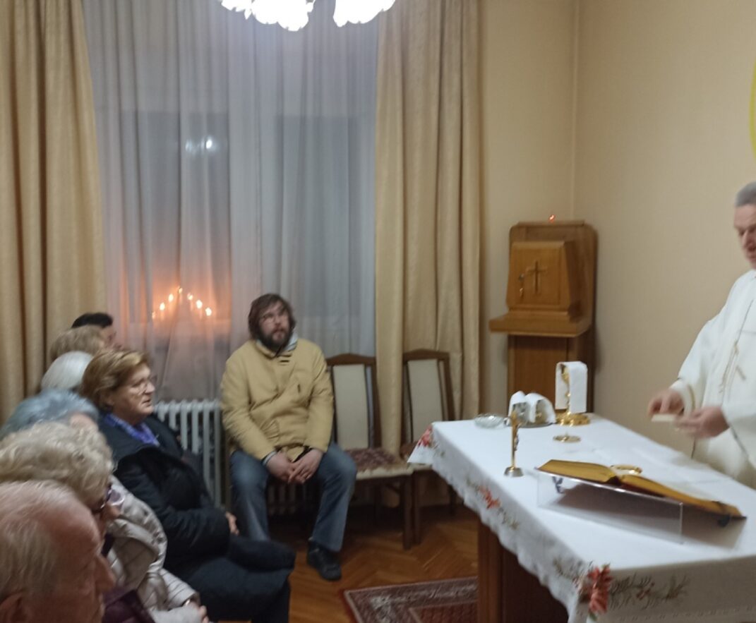 Slavlje svete Mise i molitva za potpuni oprost u kapeli Milosrdnih sestara sv. Križa u Srijemskoj Mitrovici