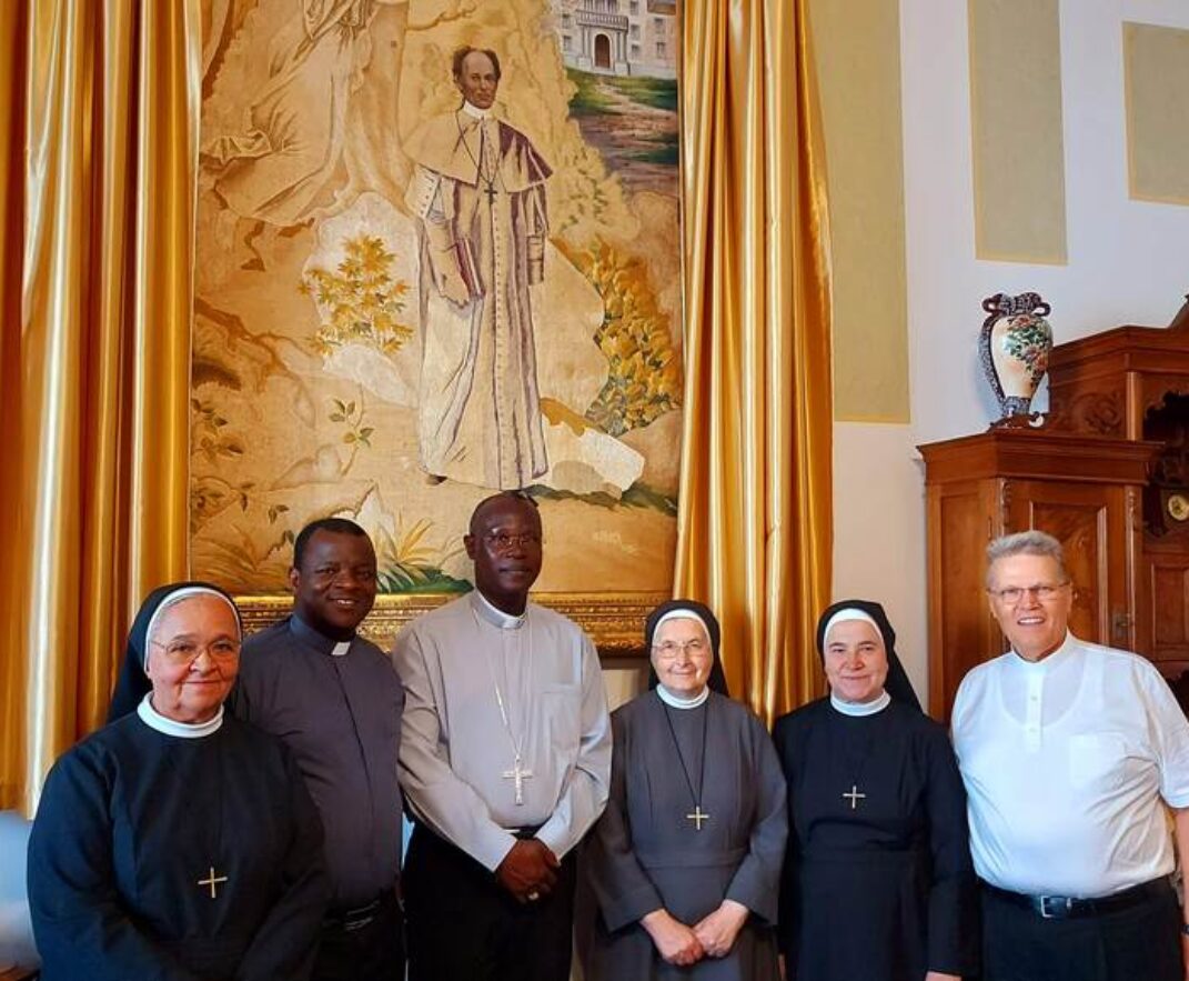 Mons. Aristide Gonsallo, biskup Biskupije Porto-Novo u Beninu, posjetio samostan u Đakovu