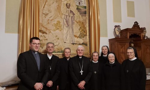 Pohod apostolskoga nuncija mons. Santa Rocca Gangemija samostanu u Đakovu