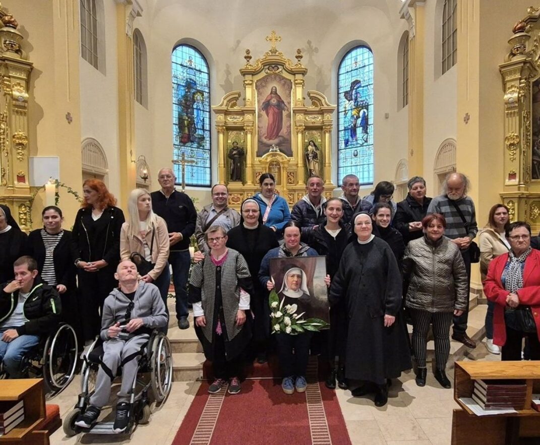 Hodočašće osoba s invaliditetom Slavonske regije bl. majci M. Tereziji Scherer u Đakovu