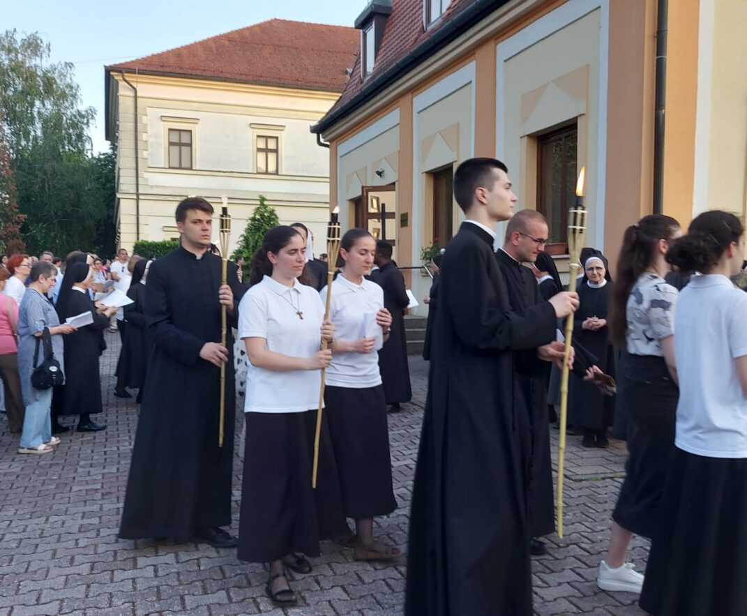 Duhovsko bdijenje u Đakovu