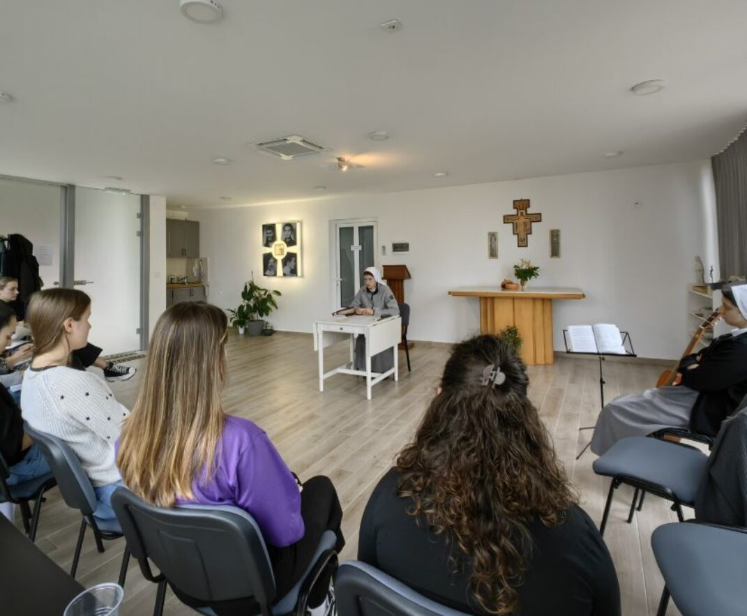 Duhovna obnova za djevojke u samostanu na Sušaku