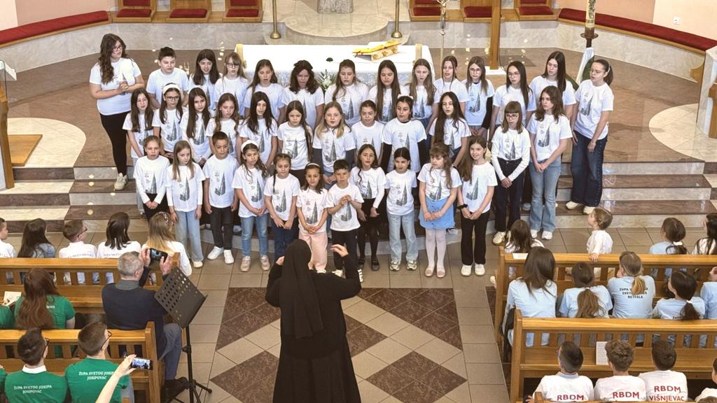 Trenutno pregledavate “Zlatna harfa” Osječkog zapadnog dekanata