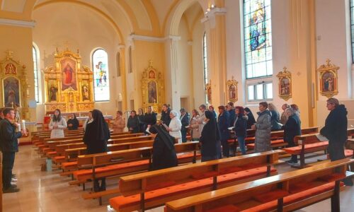 Križni put i čestitka djelatnicima Samostana